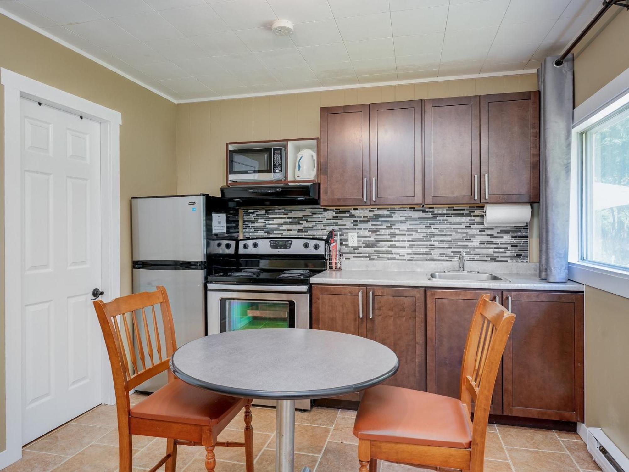 Malahat Bungalows Motel المظهر الخارجي الصورة